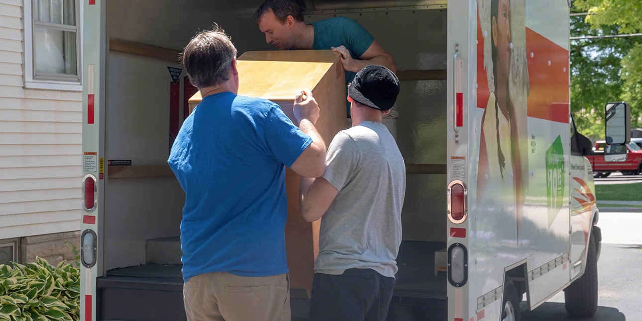 Renting a Moving Truck? 5 Things You Should Know